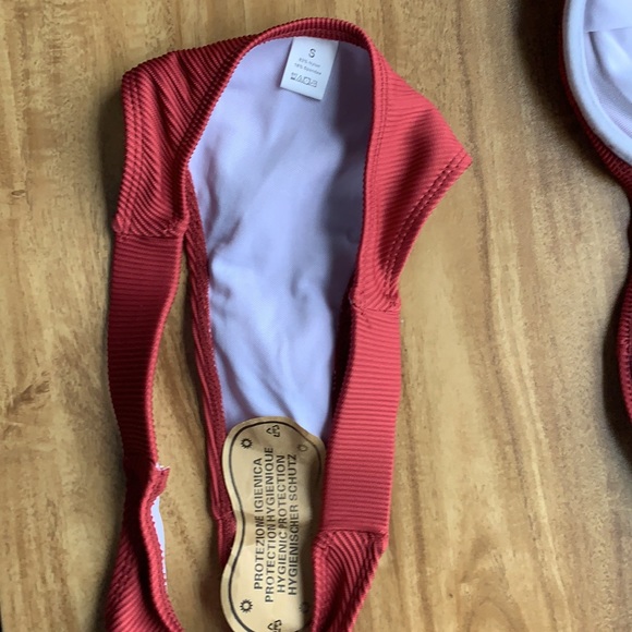 Raspberry ribbed bathing suit. - Picture 4 of 4